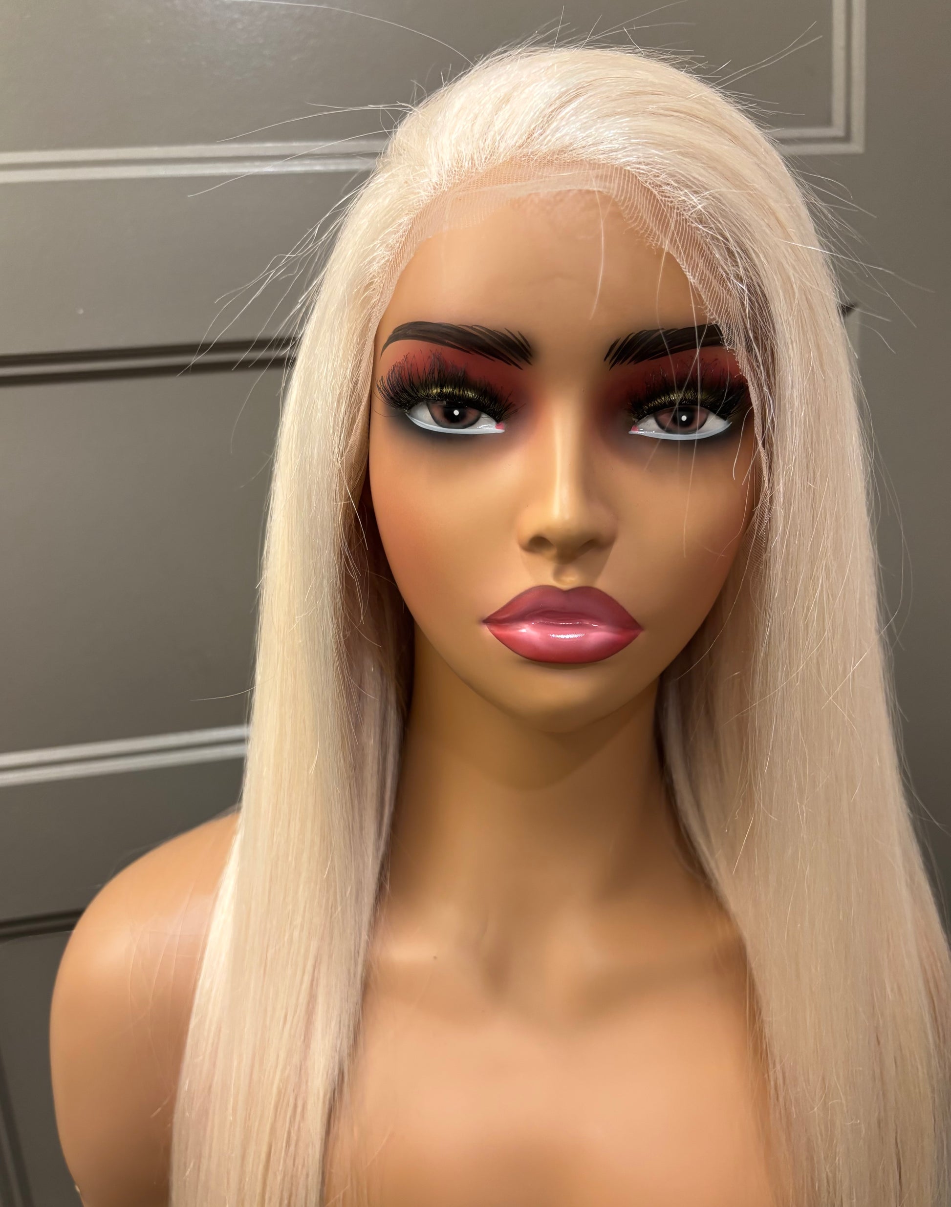 13 x 4 613 HD BLONDE FRONTAL STRAIGHT WIG