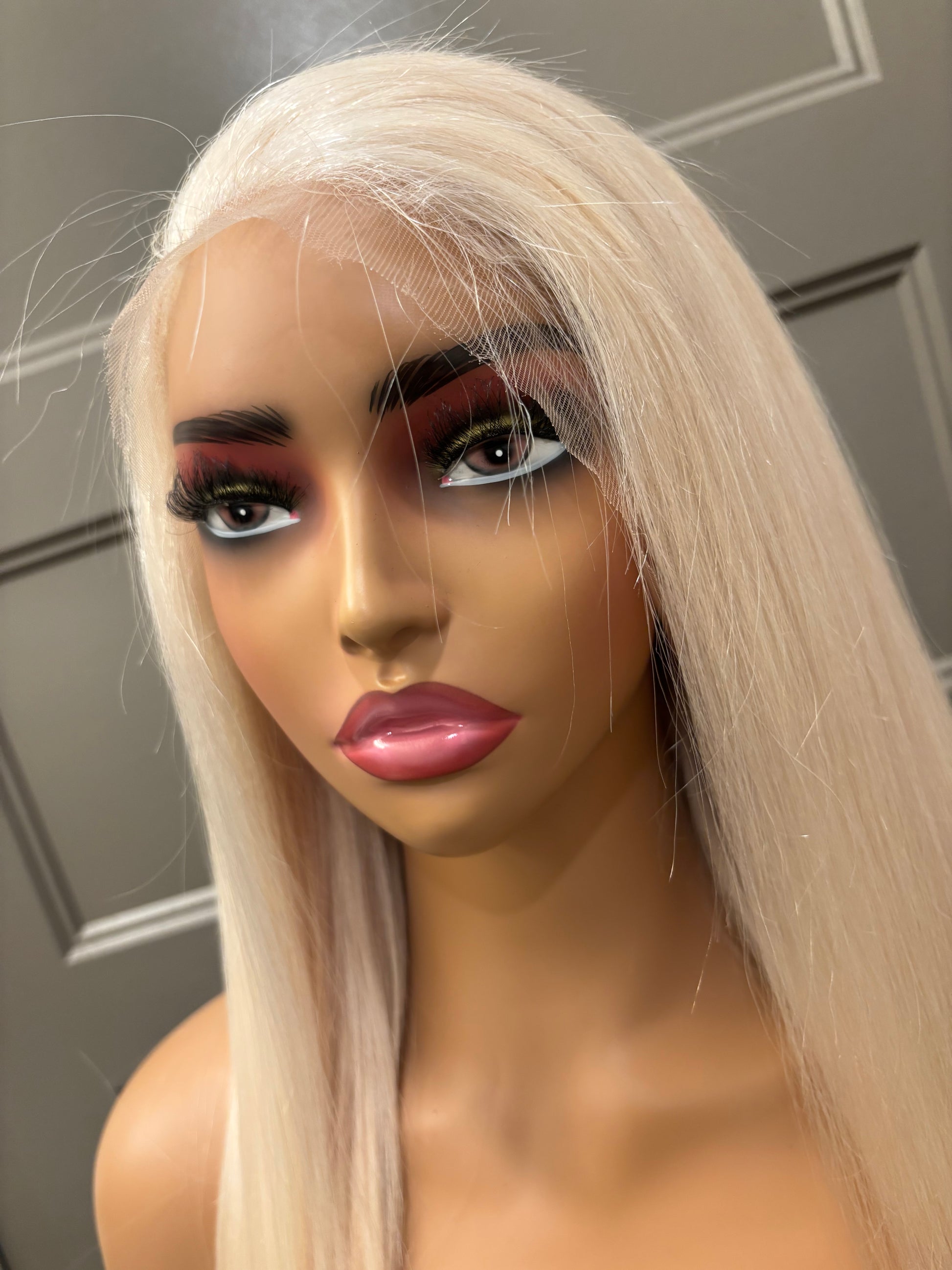 13 x 4 613 HD BLONDE FRONTAL STRAIGHT WIG